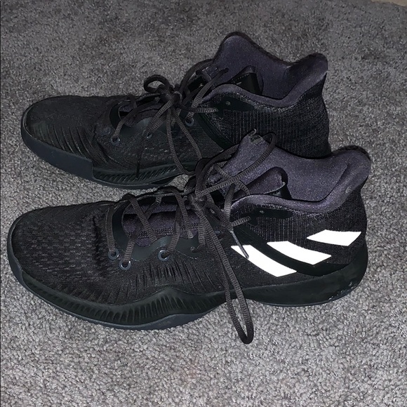 Adidas basketball shoes - Picture 2 of 5